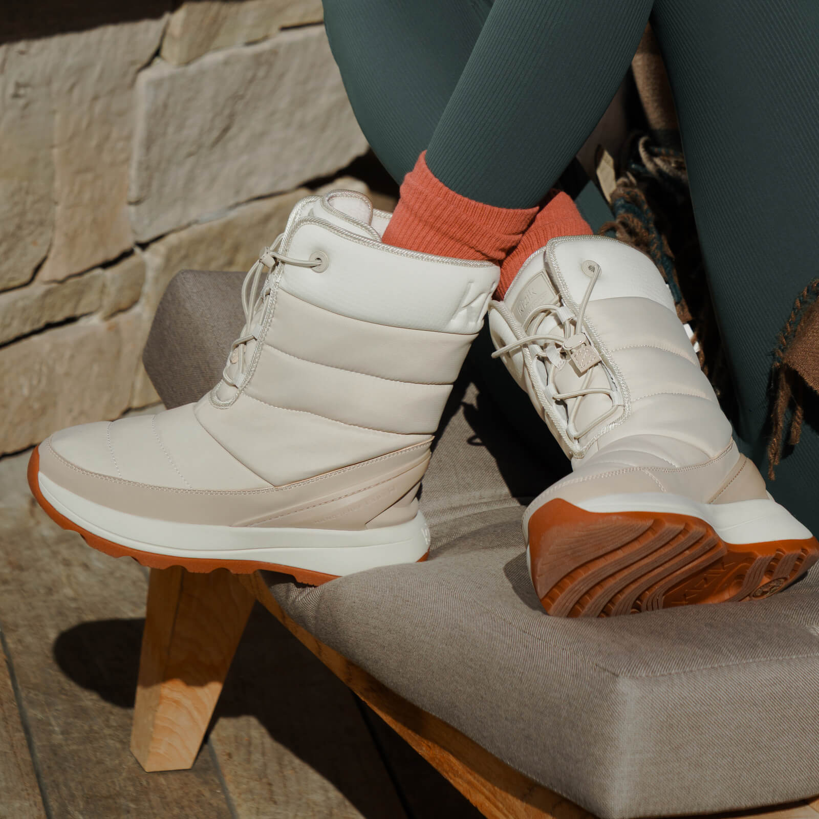 Women's Juno 2 High Boot - Oatmeal/Pristine